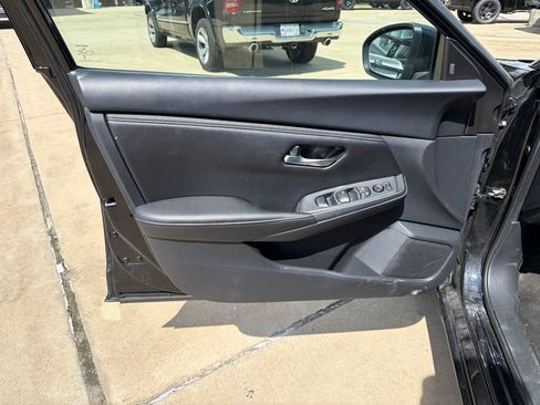 Used 2024 Nissan Sentra SV FWD image 18