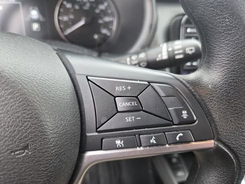 Used 2024 Nissan Kicks SV image 9