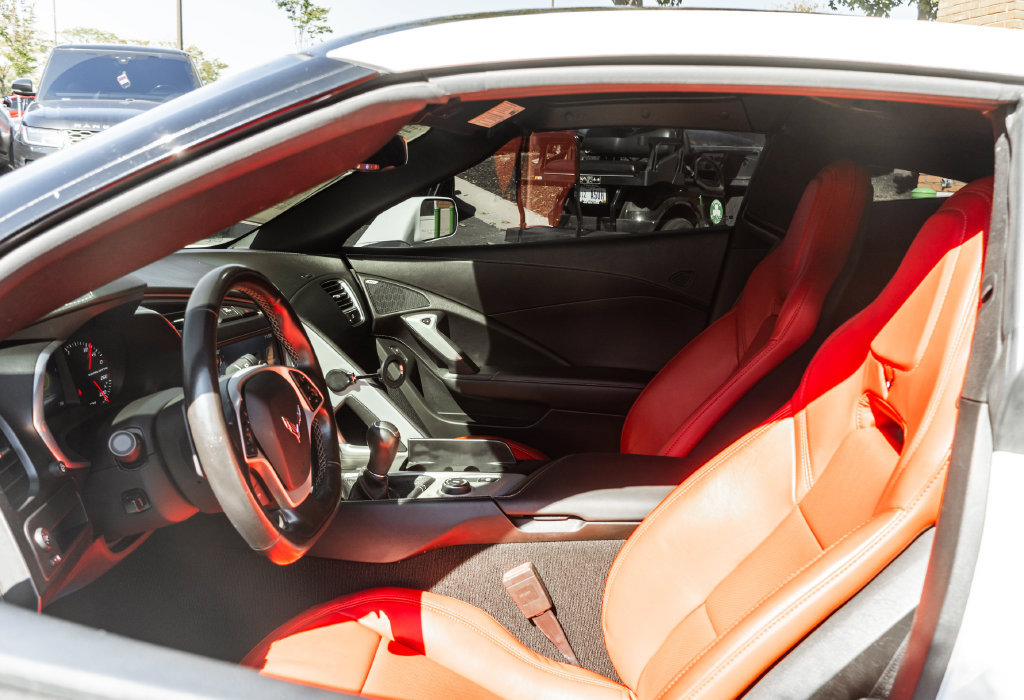 Used 2019 Chevrolet Corvette Stingray Coupe w/ Carbon Flash Badge Package RWD image 24