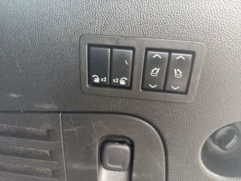 Used 2016 Cadillac Escalade Platinum image 15