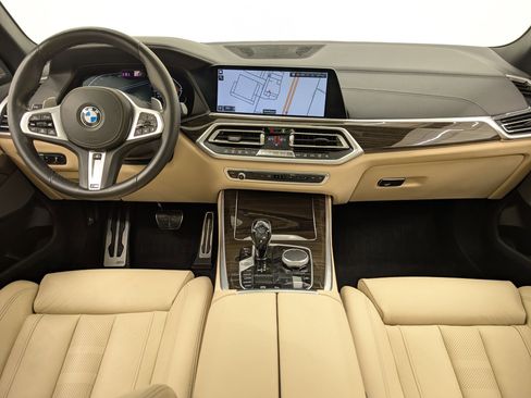 Used 2021 BMW X5 xDrive40i w/ M Sport Package image 17