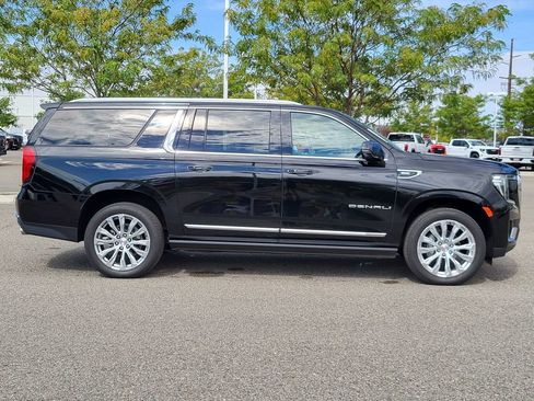 Used 2023 GMC Yukon XL Denali image 48