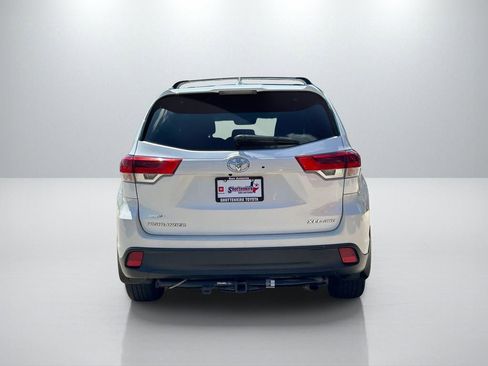 Used 2017 Toyota Highlander XLE image 6