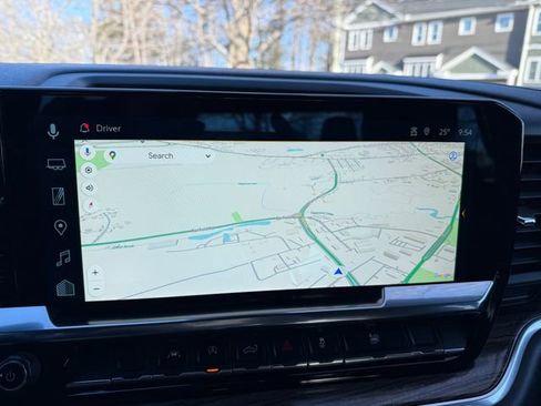 Used 2025 Chevrolet Silverado 1500 LT image 7