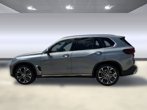 Used 2024 BMW X5 xDrive40i w/ Premium Package AWD/4WD image 2