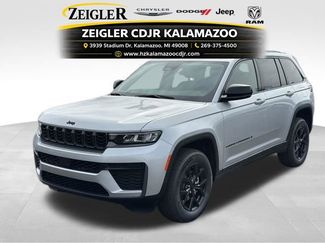 New 2026 Jeep Grand Cherokee Altitude AWD/4WD video 1