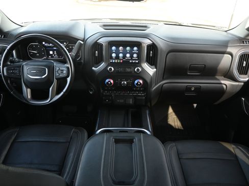 Used 2021 GMC Sierra 2500 Denali w/ Denali Black Diamond Edition image 3