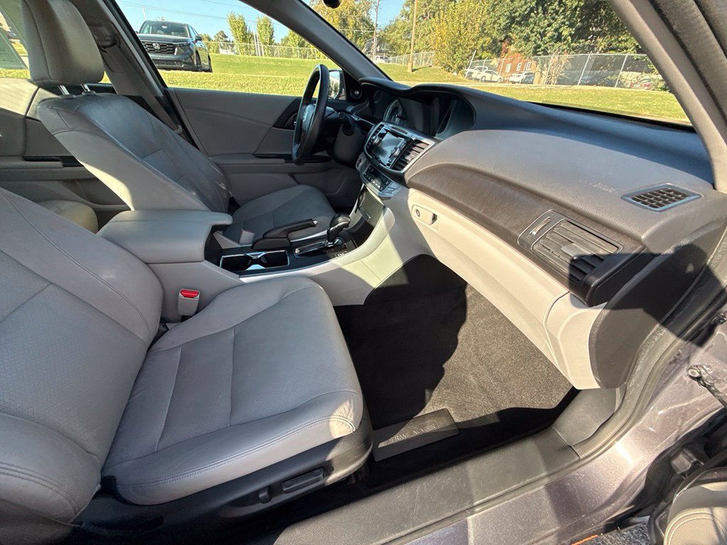 Used 2015 Honda Accord EX-L image 41