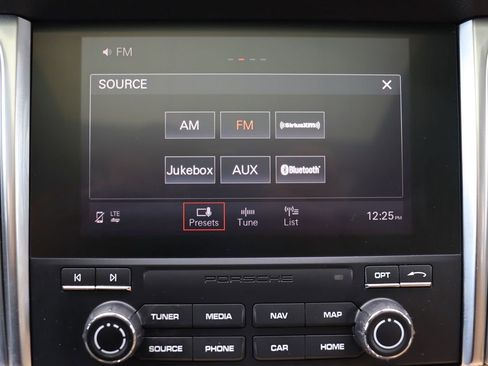 Used 2017 Porsche Macan S image 24