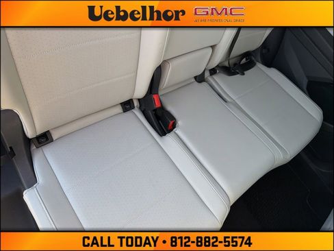 Used 2021 Volkswagen Tiguan SE w/ Panoramic Sunroof Package FWD image 6