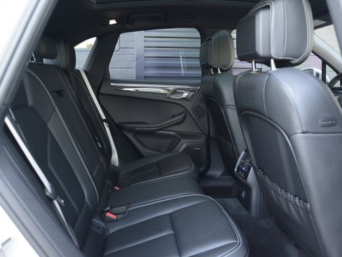 Certified 2026 Porsche Macan Turbo AWD/4WD image 34