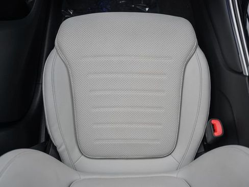 Certified 2025 Mercedes-Benz GLC 300 4MATIC image 30