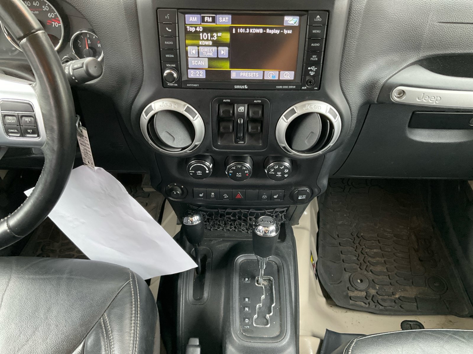 Used 2016 Jeep Wrangler Unlimited Rubicon AWD/4WD image 12