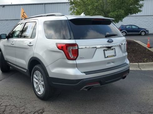 Used 2019 Ford Explorer XLT w/ Equipment Group 202A AWD/4WD image 2