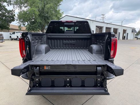 New 2026 GMC Sierra 1500 AT4 w/ AT4 Premium Package AWD/4WD image 34