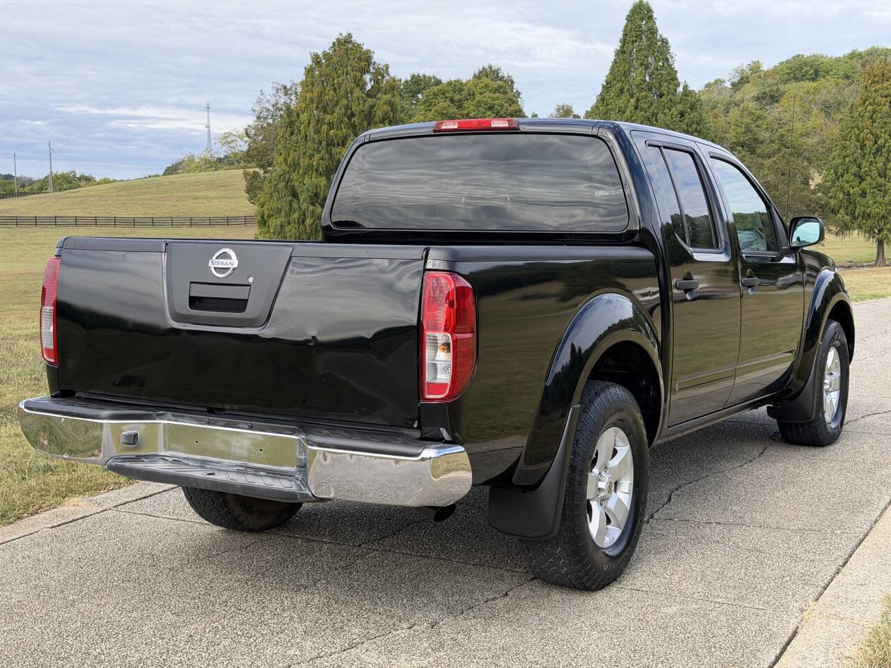 Used 2012 Nissan Frontier SV AWD/4WD image 11