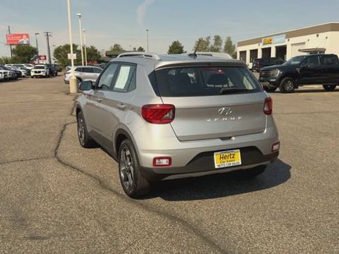 Used 2026 Hyundai Venue SEL FWD image 7