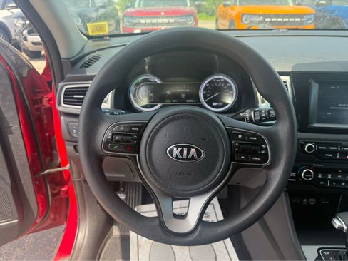 Used 2018 Kia Niro LX FWD image 8