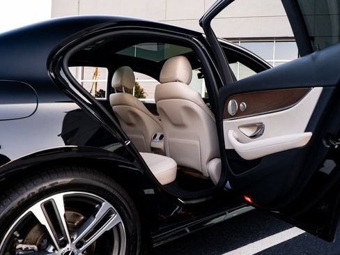 Used 2021 Mercedes-Benz E 350 Sedan image 37