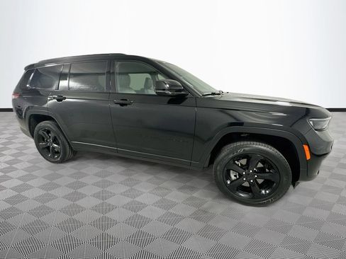 Used 2025 Jeep Grand Cherokee L Altitude AWD/4WD image 8
