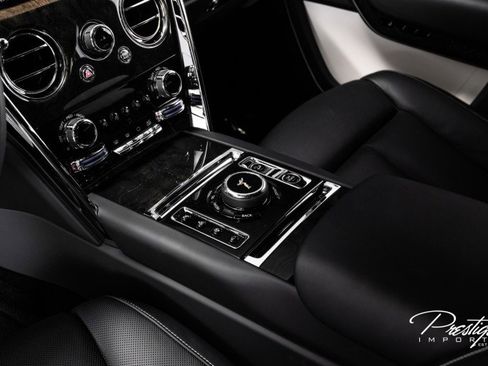 Used 2025 Rolls-Royce Cullinan image 29