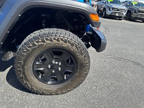 Used 2023 Jeep Gladiator Mojave w/ Trailer Tow Package AWD/4WD image 19