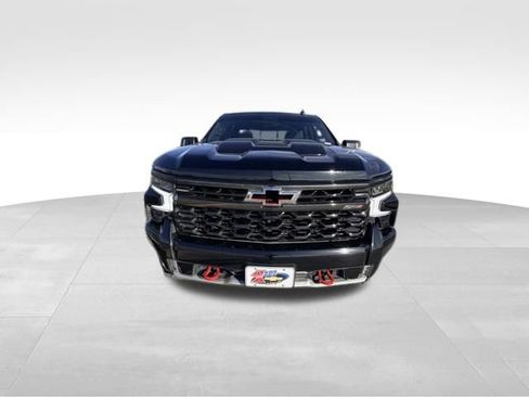 Used 2023 Chevrolet Silverado 1500 ZR2 w/ Technology Package image 3