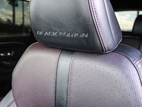 Certified 2025 Honda Pilot Black Edition image 25