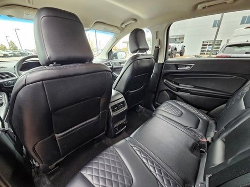 Used 2024 Ford Edge Titanium image 11