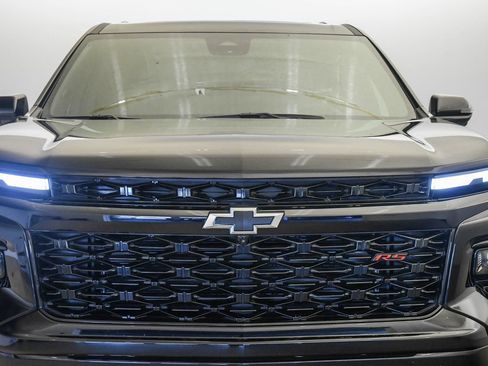 Used 2024 Chevrolet Traverse RS w/ LPO, Cargo Package FWD image 7