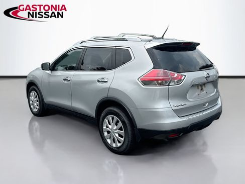 Used 2016 Nissan Rogue S w/ Appearance Package FWD image 6