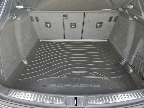 Certified 2025 Porsche Macan image 31