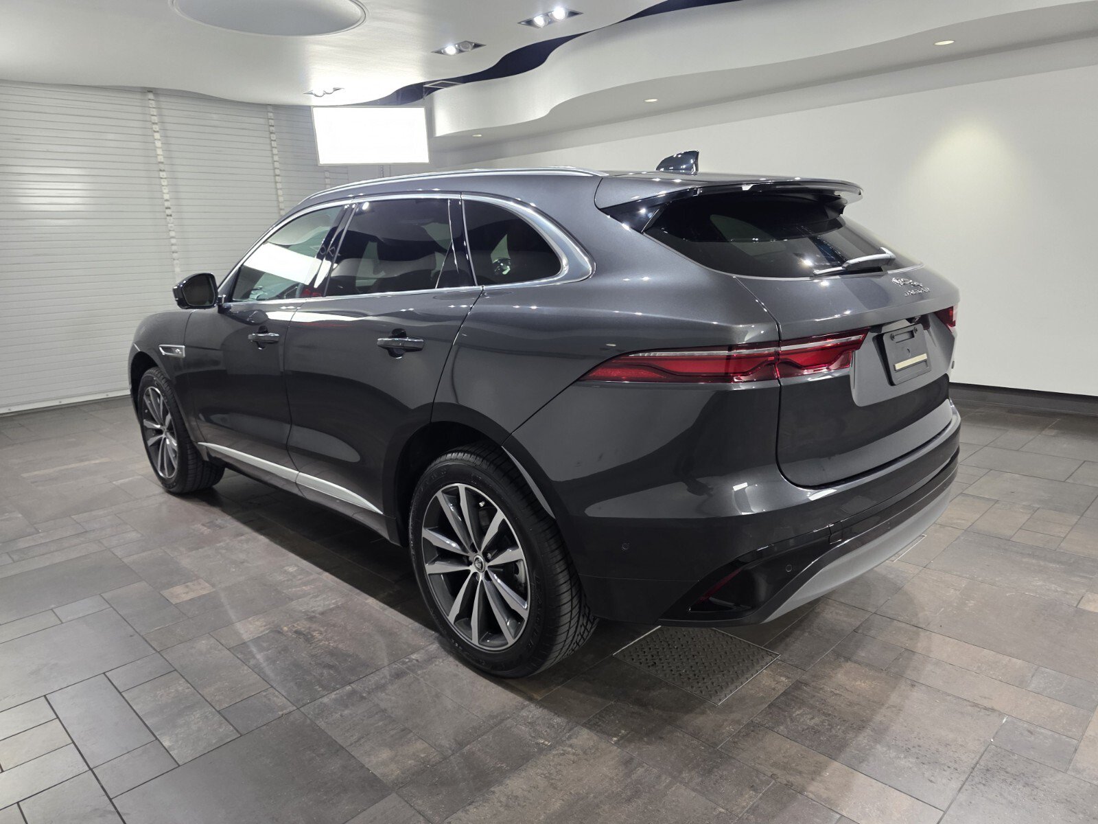 New 2026 Jaguar F-PACE R-Dynamic S AWD/4WD image 4