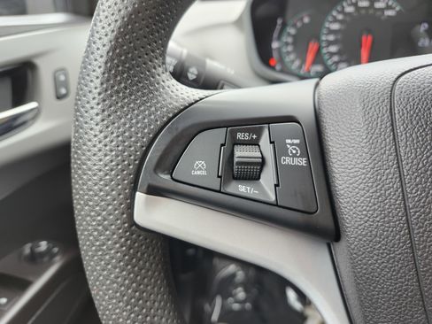 Used 2020 Chevrolet Sonic LT image 32