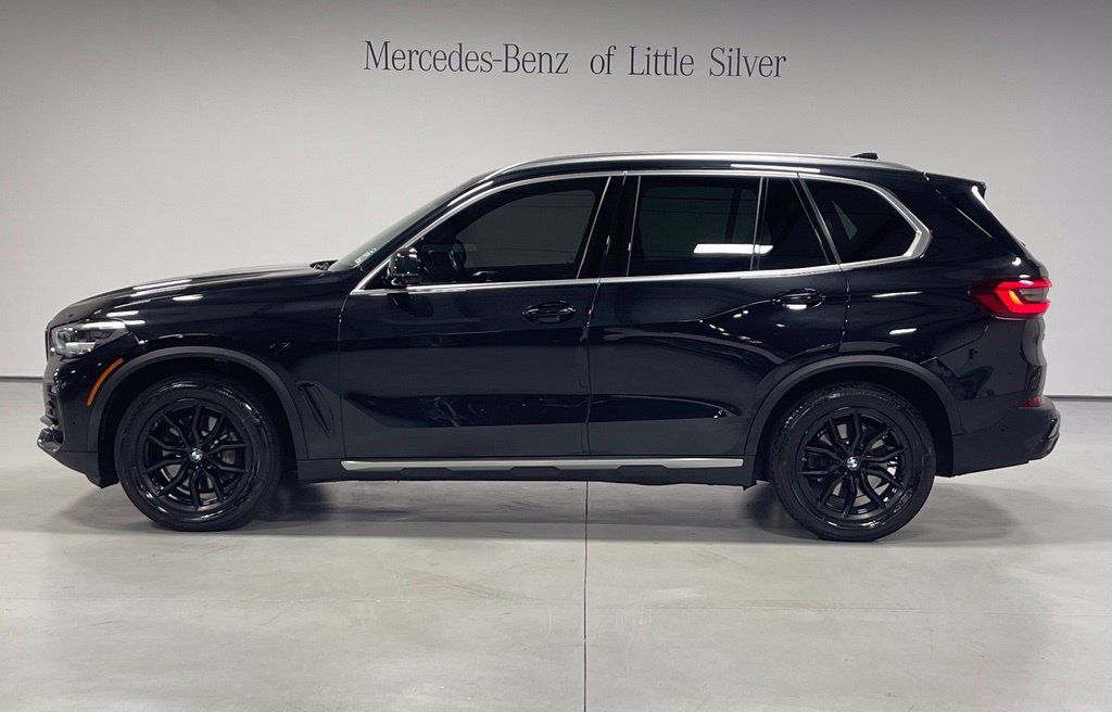Used 2021 BMW X5 xDrive40i w/ Premium Package AWD/4WD image 2