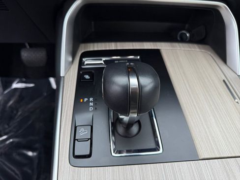 Used 2024 MAZDA CX-90 Plug-In Hybrid w/ Premium Pkg image 17