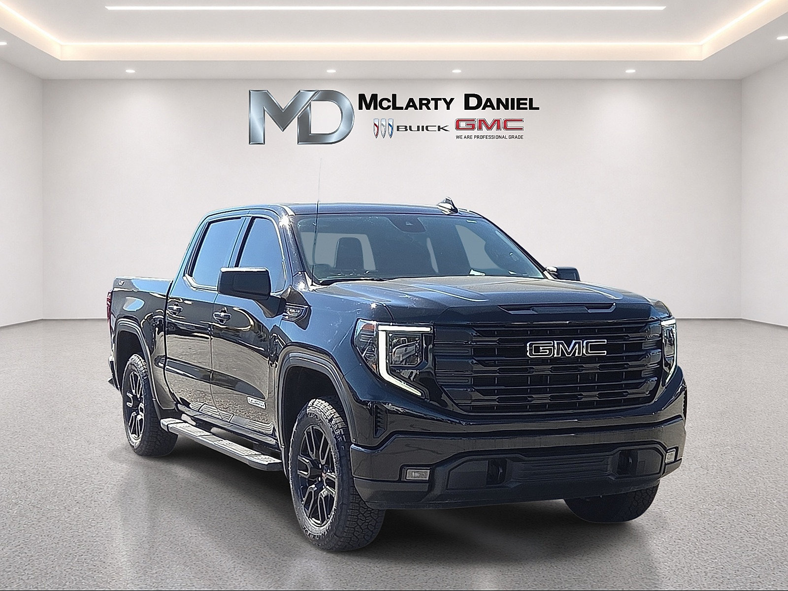 Used 2022 GMC Sierra 1500 Elevation w/ X31 Off-Road Package AWD/4WD image 1