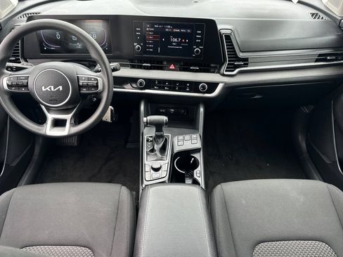 Used 2025 Kia Sportage LX AWD/4WD image 13