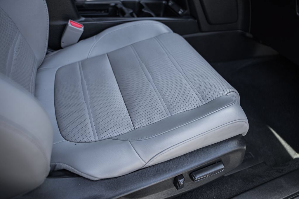 Used 2022 Honda CR-V EX-L image 32