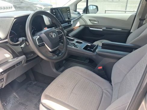 Used 2021 Toyota Sienna LE FWD image 8
