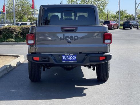 New 2026 Jeep Gladiator Sport AWD/4WD image 11
