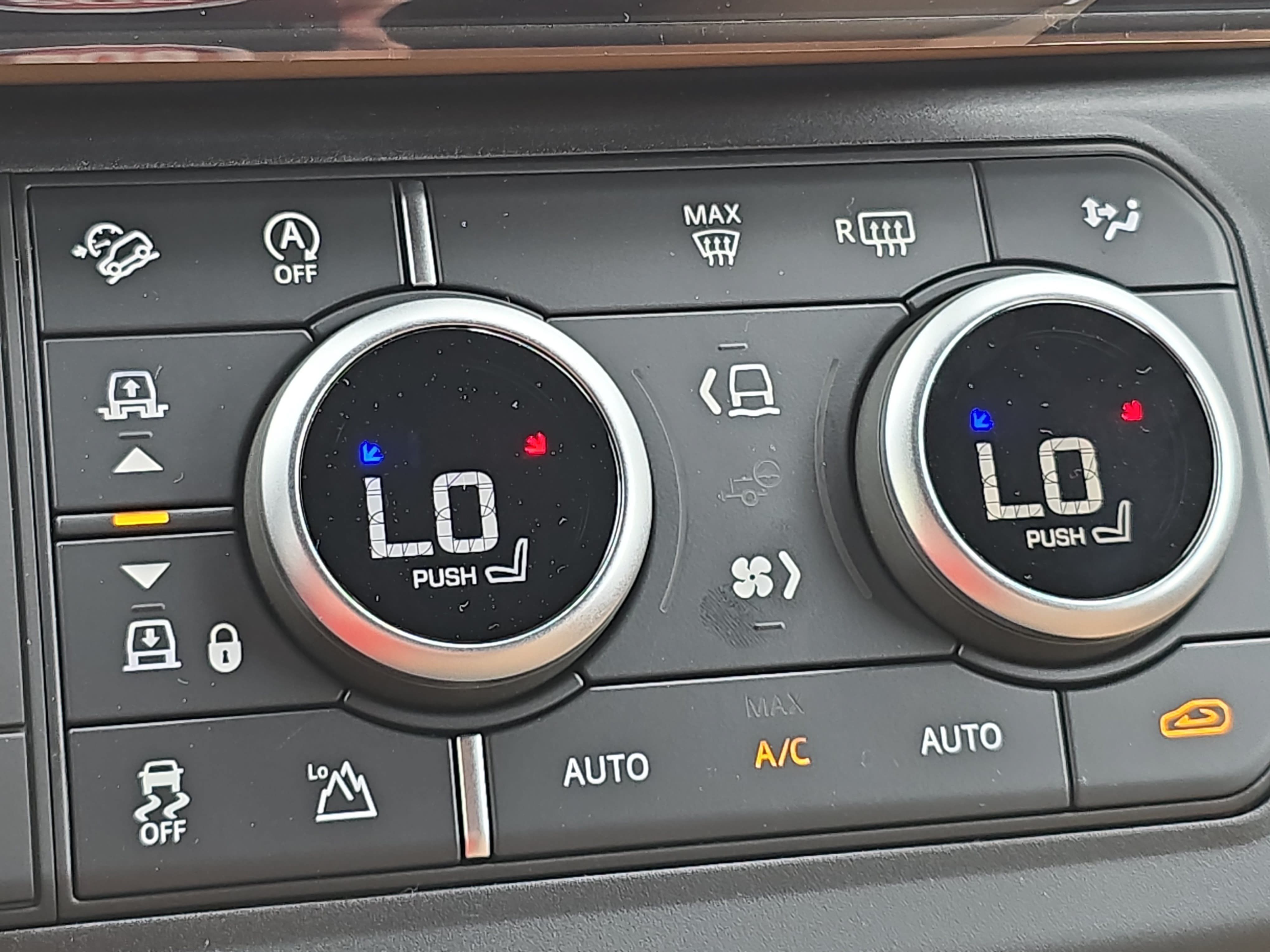 New 2026 Land Rover Defender 110 S AWD/4WD image 22
