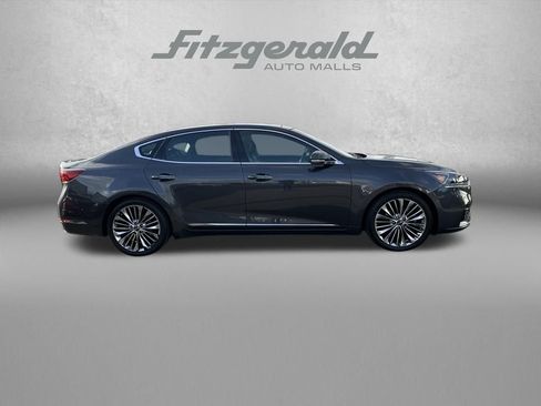 Used 2017 Kia Cadenza Limited image 8