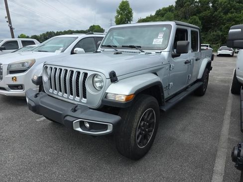 Used 2023 Jeep Gladiator Overland w/ Trailer Tow Package AWD/4WD image 2