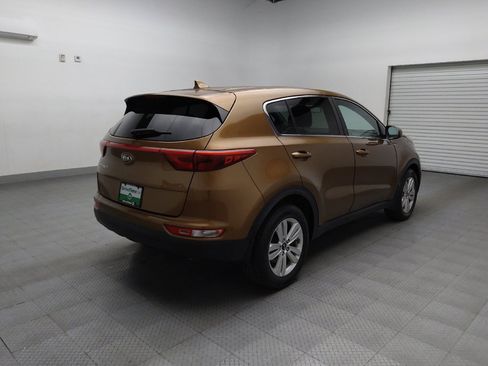 Used 2017 Kia Sportage LX image 9