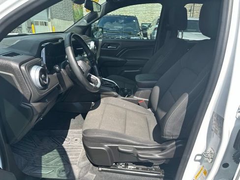 Used 2023 Chevrolet Colorado LT w/ LT Convenience Package AWD/4WD image 12
