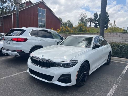 Used 2022 BMW 330i Sedan w/ M Sport Package RWD image 2
