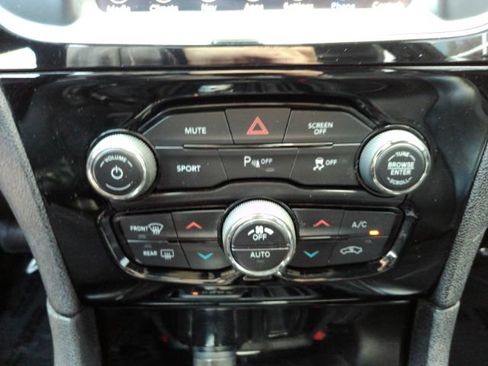 Used 2022 Chrysler 300 S w/ Comfort Group RWD image 45