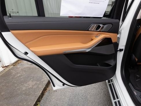 New 2025 BMW X7 xDrive40i image 16