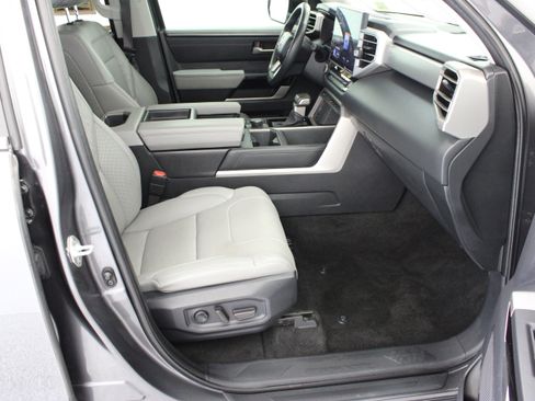 Used 2023 Toyota Tundra Limited AWD/4WD image 40